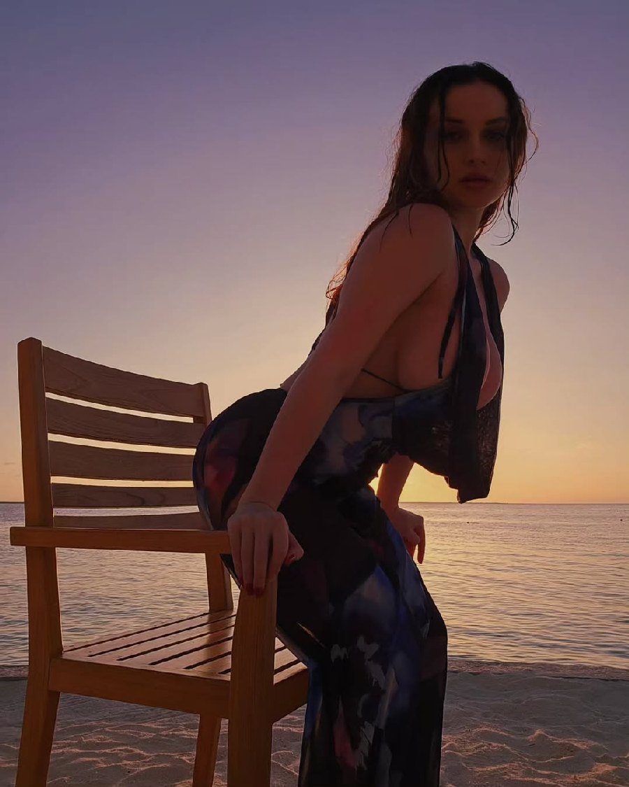 Sexy girl Miranda Faith nude in Nova Iguazu