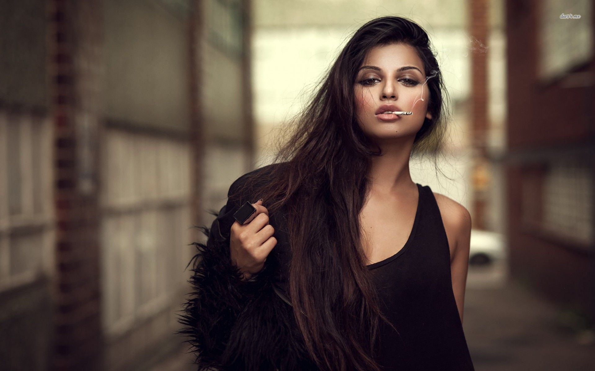 A playful frame from Sassy girls — online in Nova Iguazu