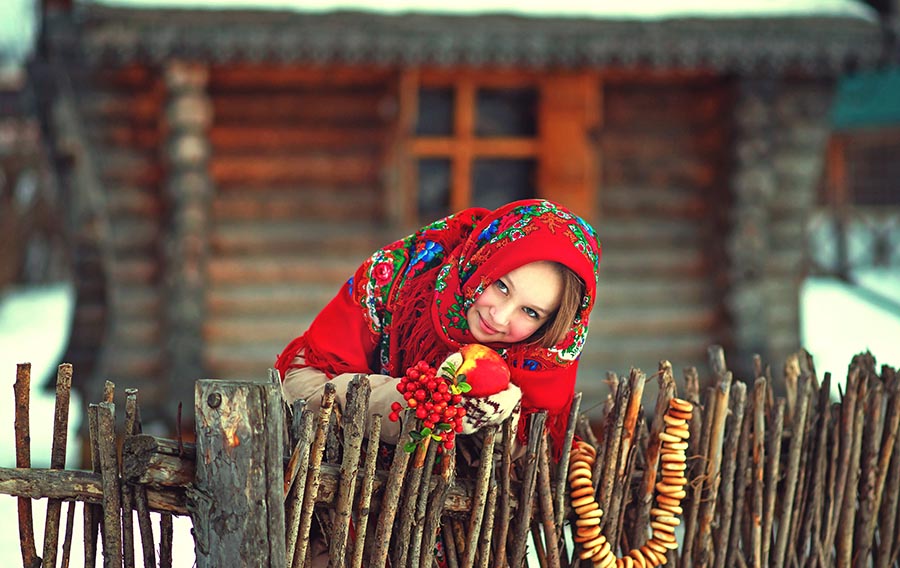 Sexy girl Women in Slavic costumes in Nova Iguazu