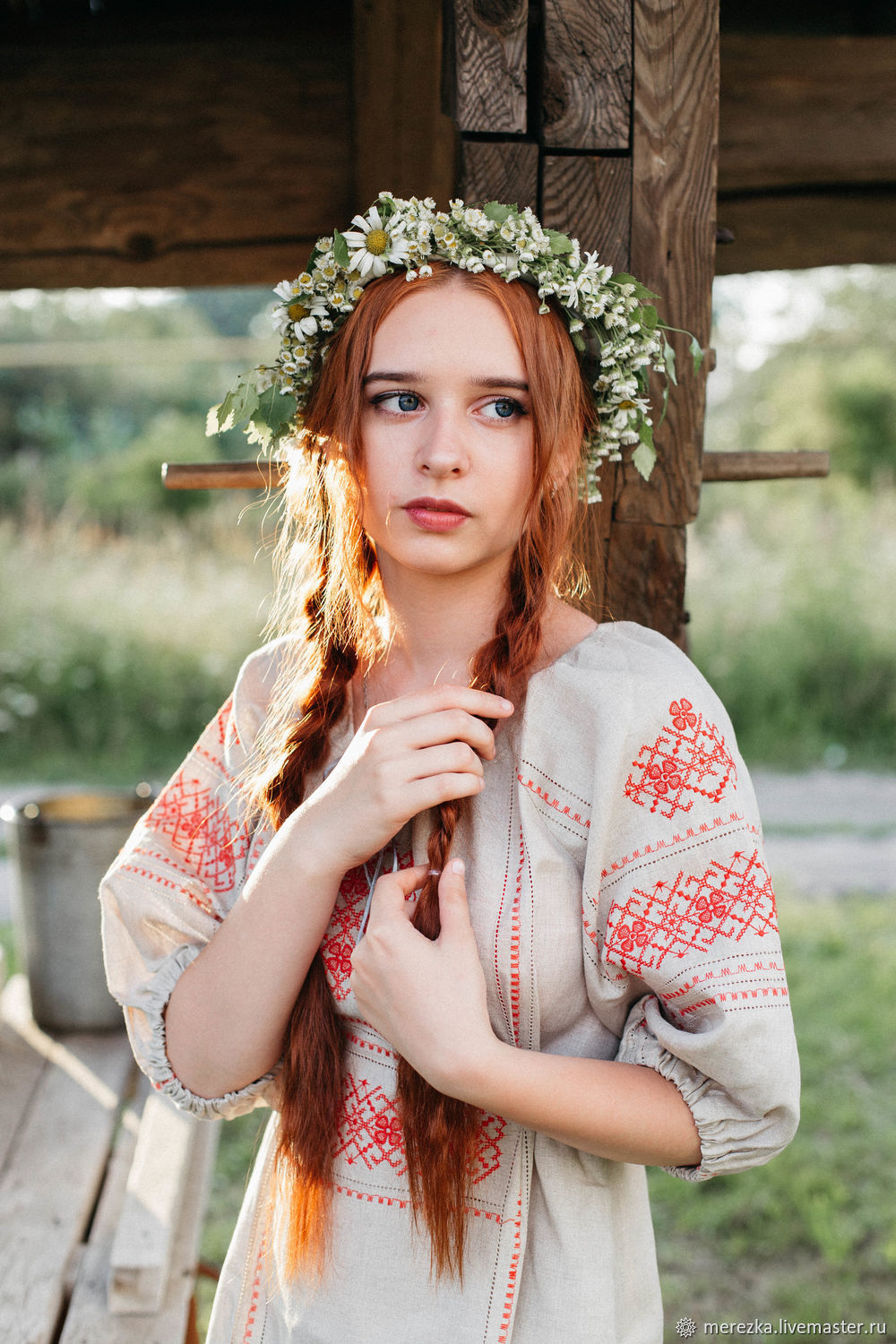 A playful frame from Girls in Slavic costumes — online in Nova Iguazu